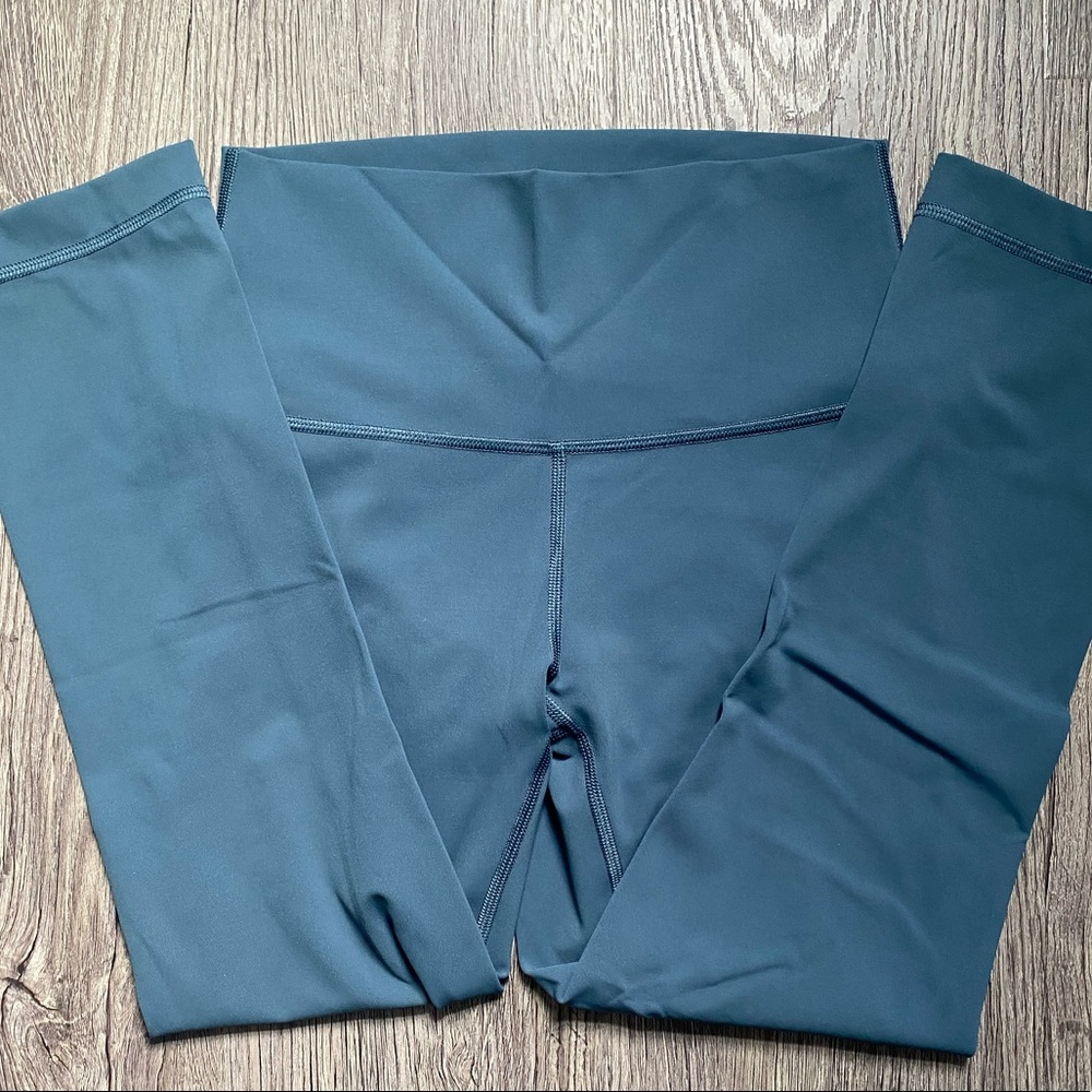 Lululemon Wunder Under 21” Luxtreme Iron Blue sz 4